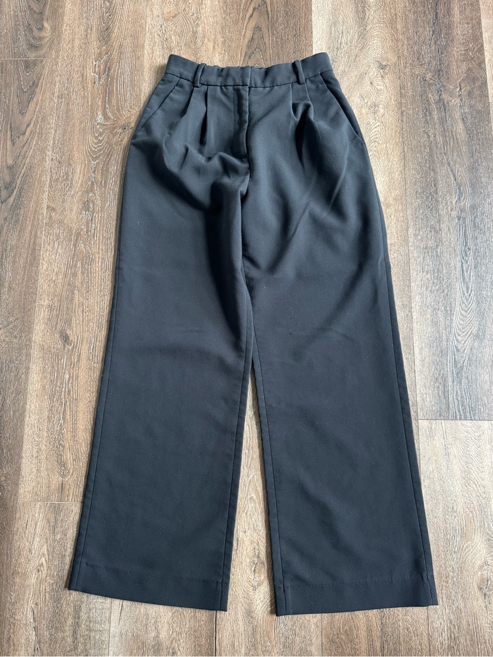Abercrombie and Fitch Black Pleated Wide-Leg Dress Pants Women’s Size 4
